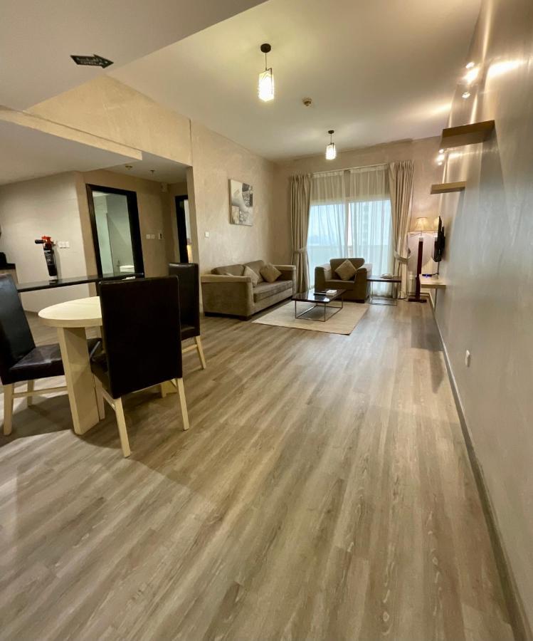 Boulevard City Suites Hotel Apartments Дубай Экстерьер фото