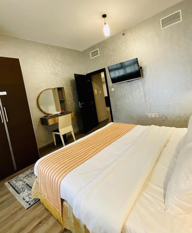 Boulevard City Suites Hotel Apartments Дубай Экстерьер фото