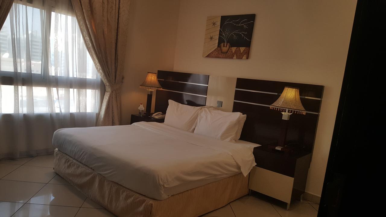 Boulevard City Suites Hotel Apartments Дубай Экстерьер фото