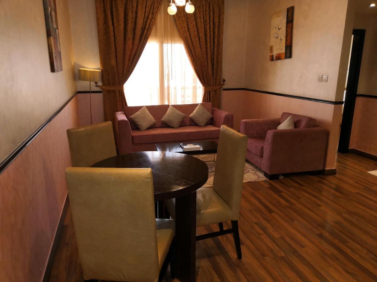 Boulevard City Suites Hotel Apartments Дубай Экстерьер фото
